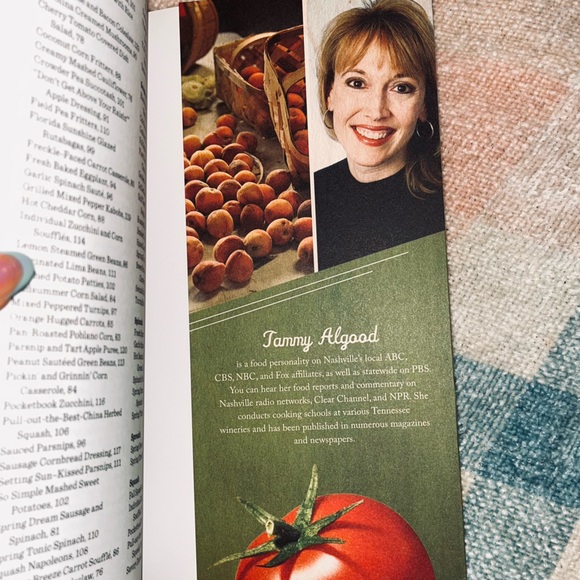 🍅From Garden to Table🍅 FARM FRESH HARDBACK COOKBOOK ⭐️NWT - Picture 2 of 11